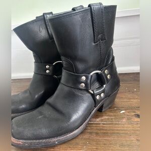 FRYE | Harness boots in black